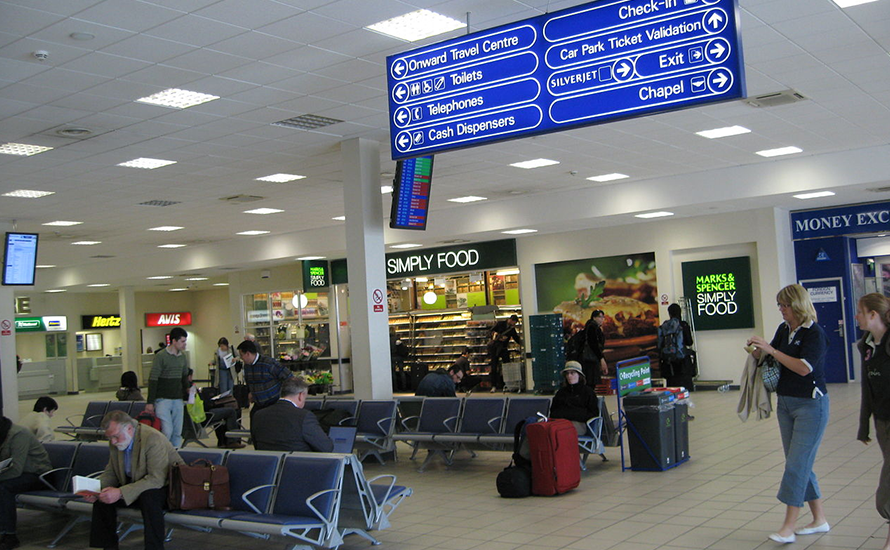 luton lotnisko terminal